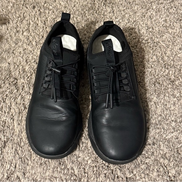 Black Clove Nursing Shoes - Picture 3 of 4